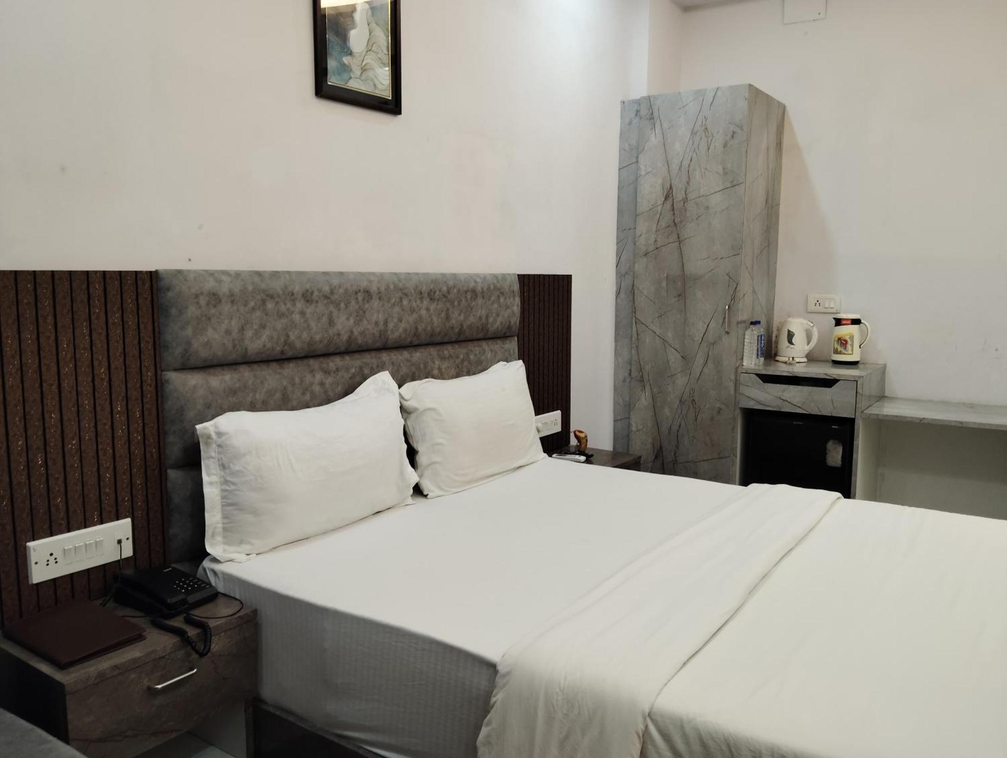 Hotel Dreamland ปูรี ภายนอก รูปภาพ