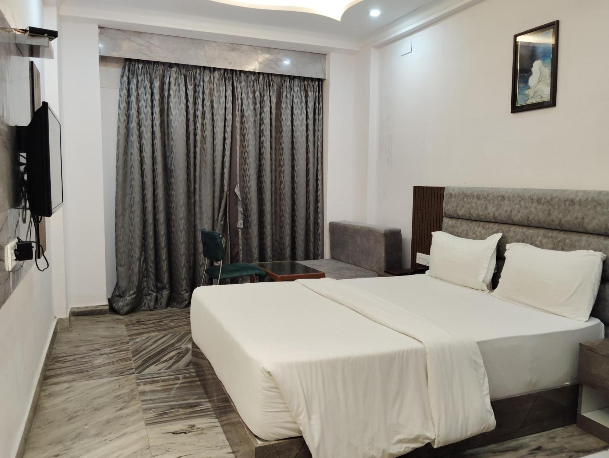 Hotel Dreamland ปูรี ภายนอก รูปภาพ